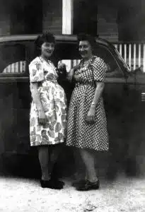 Femme enceinte années 40-50